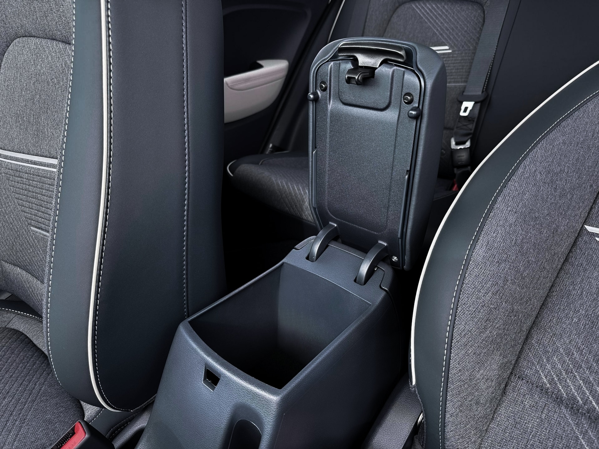 2026 Hyundai Venue SEL - Photo 18