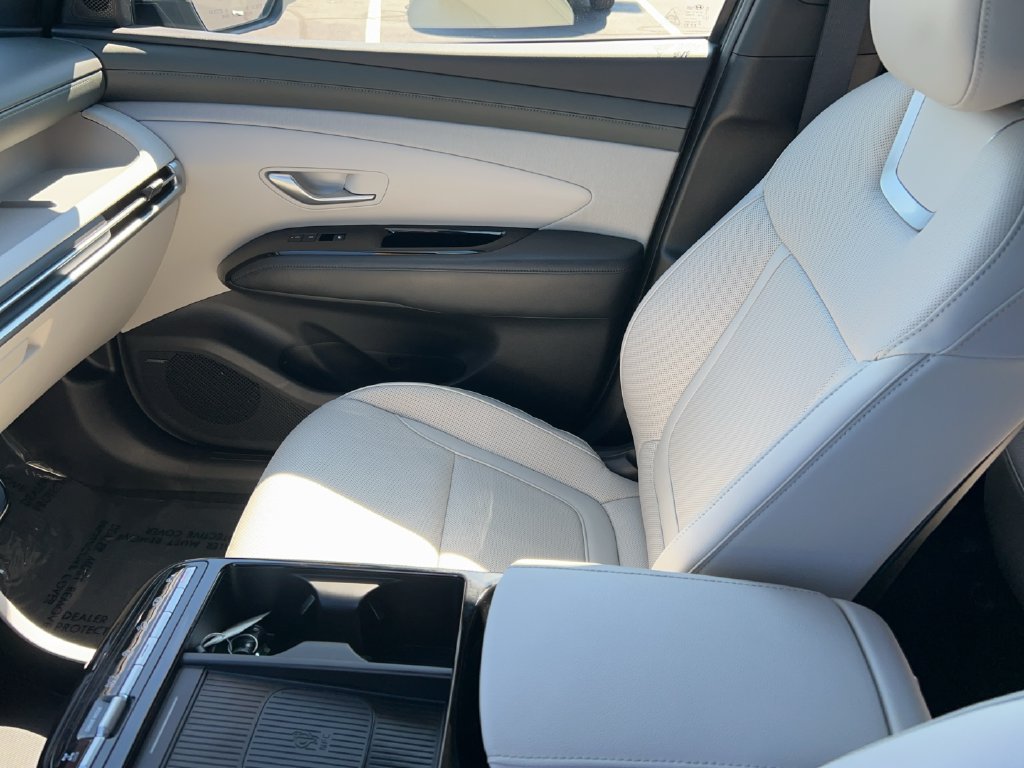 2025 Hyundai Tucson Limited - Photo 17