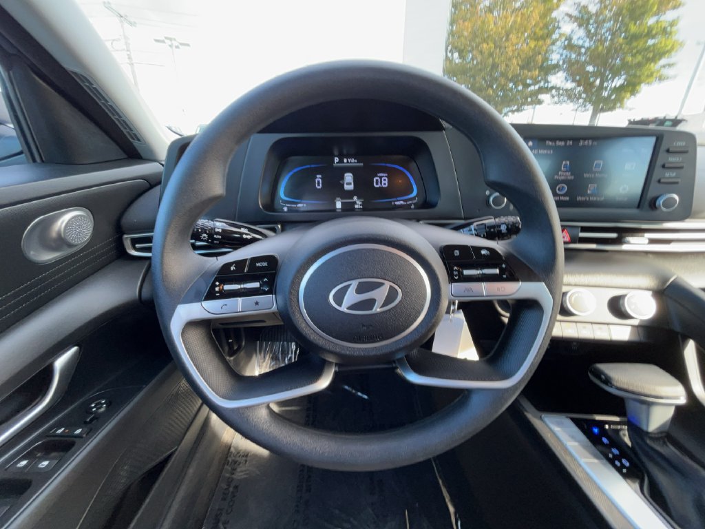 2024 Hyundai Elantra SE - Photo 24