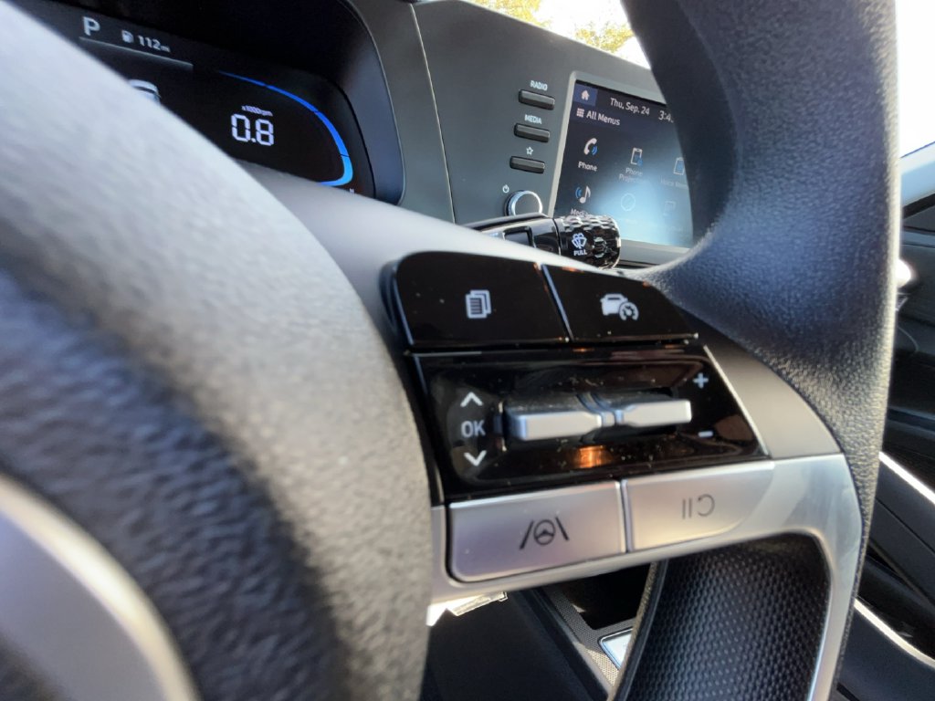 2024 Hyundai Elantra SE - Photo 26