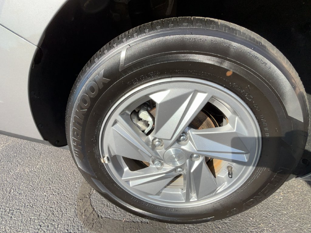 2024 Hyundai Elantra SE - Photo 7