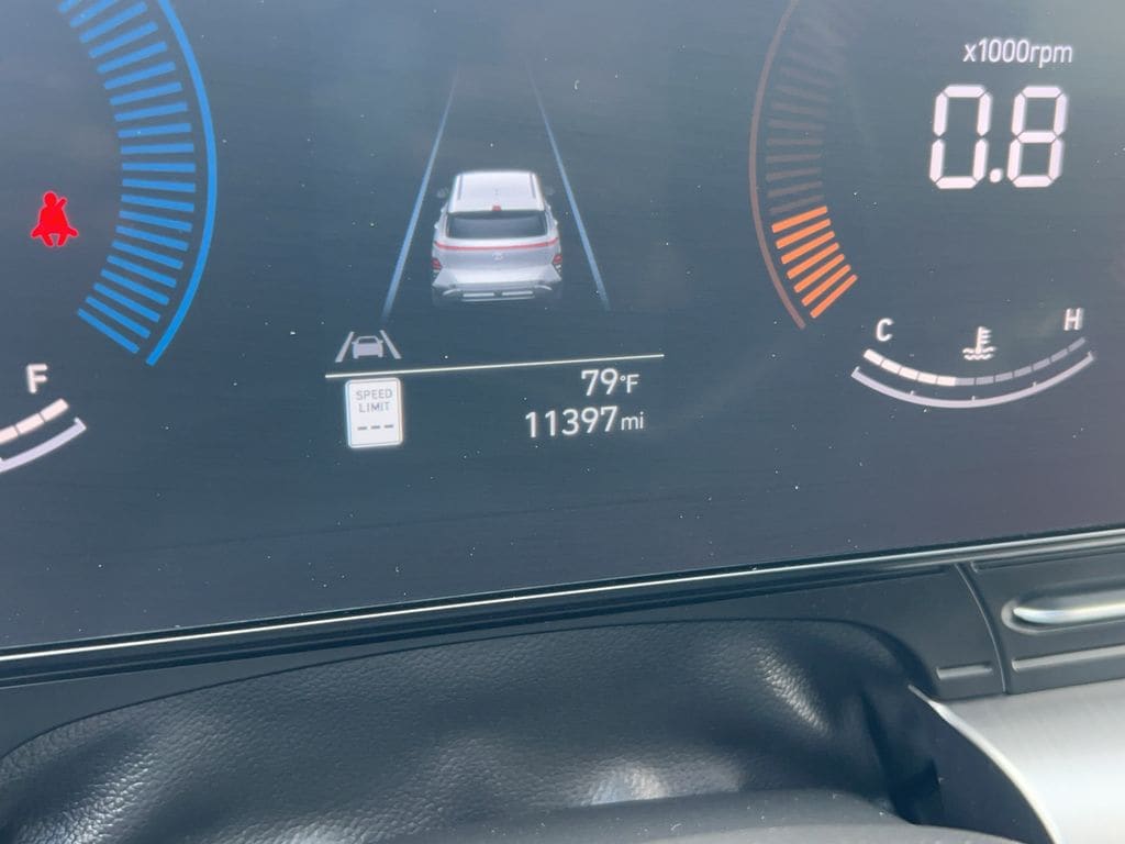 2025 Hyundai Kona SEL - Photo 20