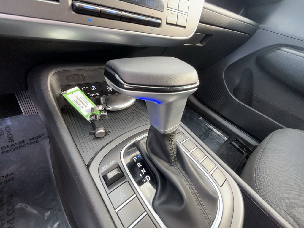 2025 Hyundai Kona SEL - Photo 30