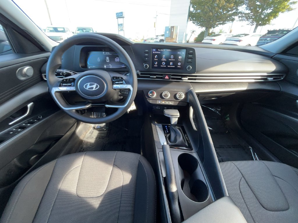 2024 Hyundai Elantra SE - Photo 23
