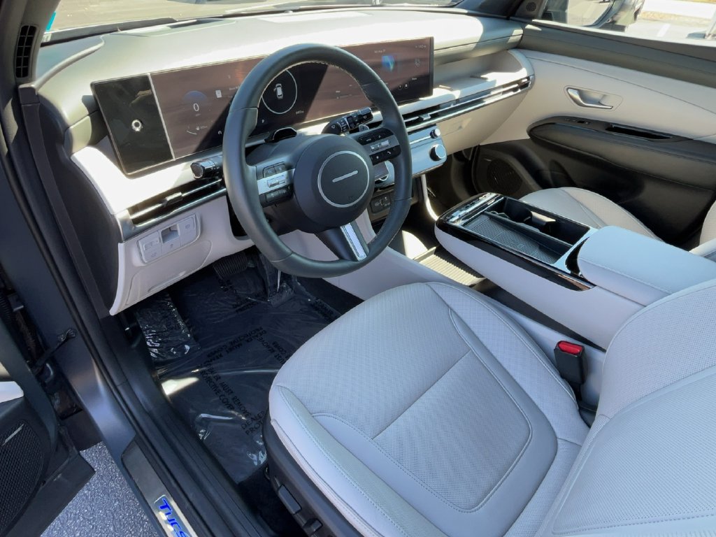 2025 Hyundai Tucson Limited - Photo 16
