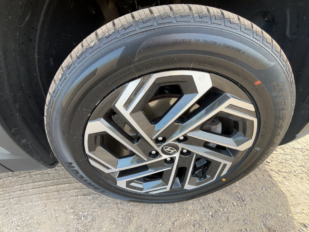 2025 Hyundai Tucson Limited - Photo 10