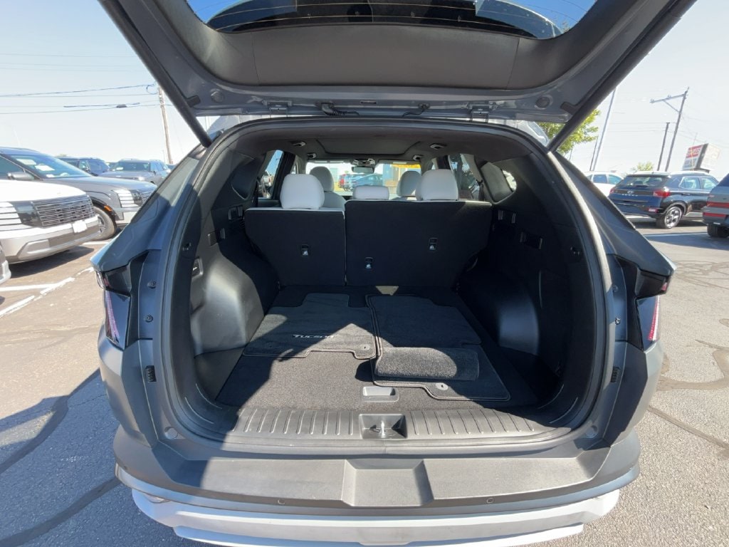 2025 Hyundai Tucson Limited - Photo 13