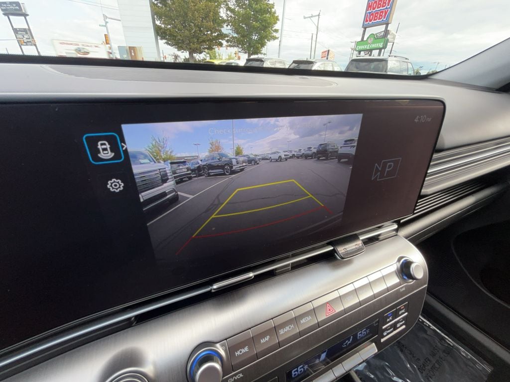 2025 Hyundai Kona SEL - Photo 22
