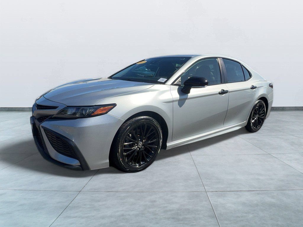 Used 2022 Toyota Camry Hybrid SE Sedan