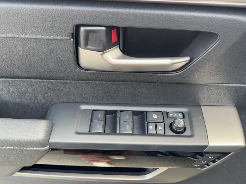 2026 Toyota Tundra Limited - Photo 18