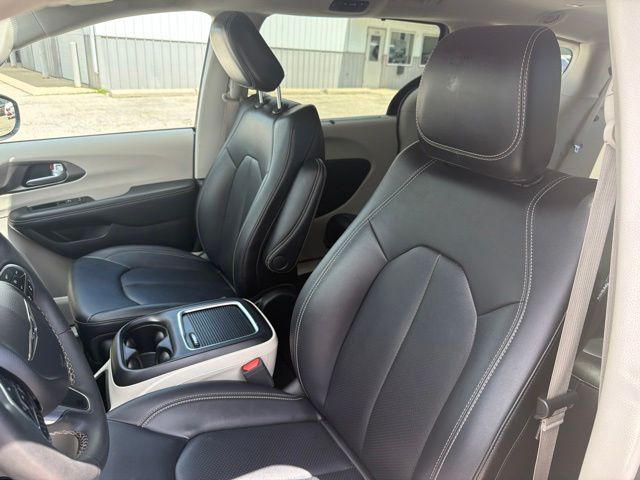 2024 Chrysler Pacifica Touring L - Photo 24