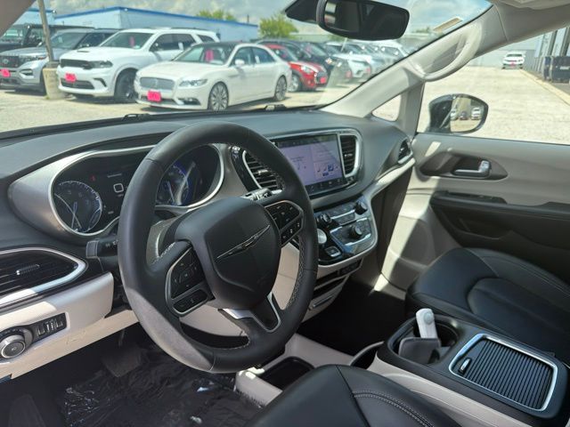 2024 Chrysler Pacifica Touring L - Photo 22