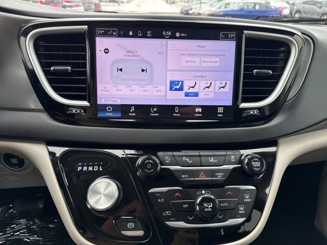 2024 Chrysler Pacifica Touring L - Photo 6