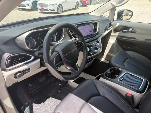 Used 2024 Chrysler Pacifica Touring L Van Passenger Van