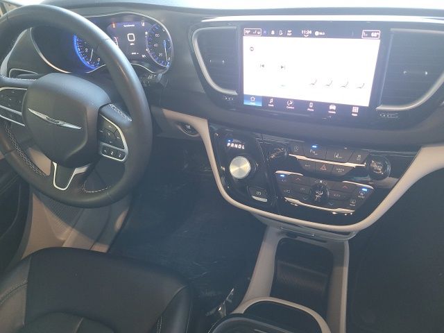 2024 Chrysler Pacifica Touring L - Photo 8