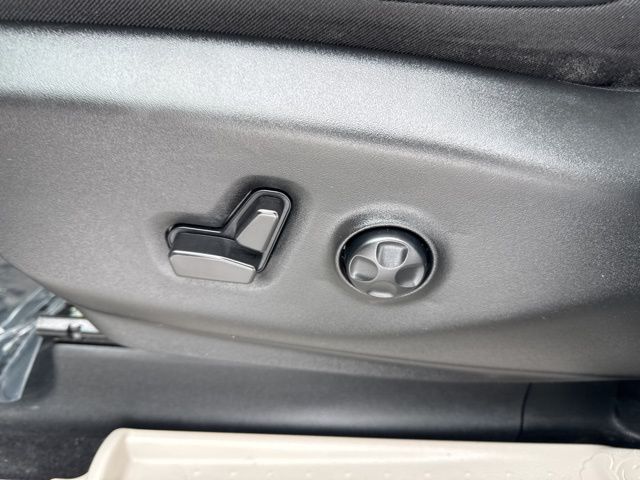 2024 Chrysler Pacifica Touring L - Photo 19