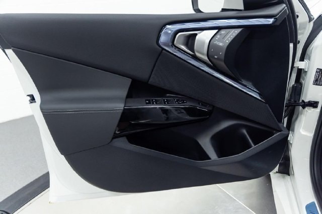 2026 BMW X3 30 - Photo 15
