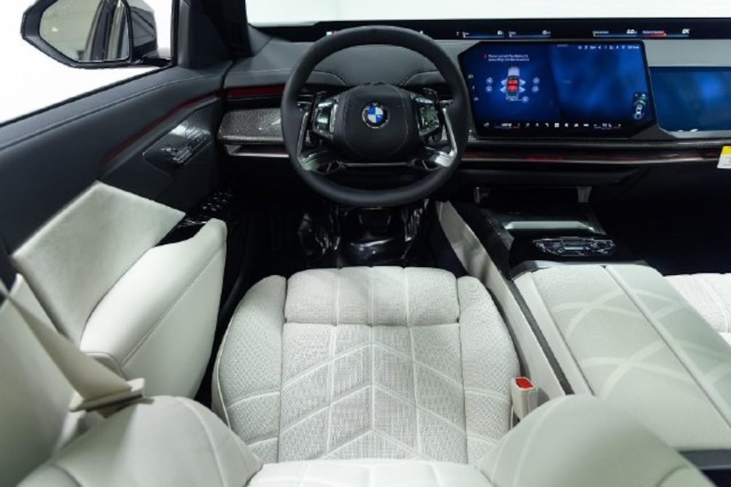 New 2027 BMW 740i xDrive Sedan