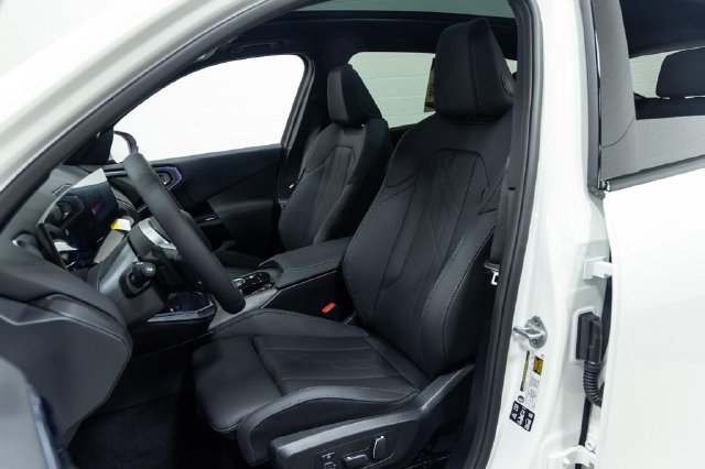 2026 BMW X3 30 - Photo 24