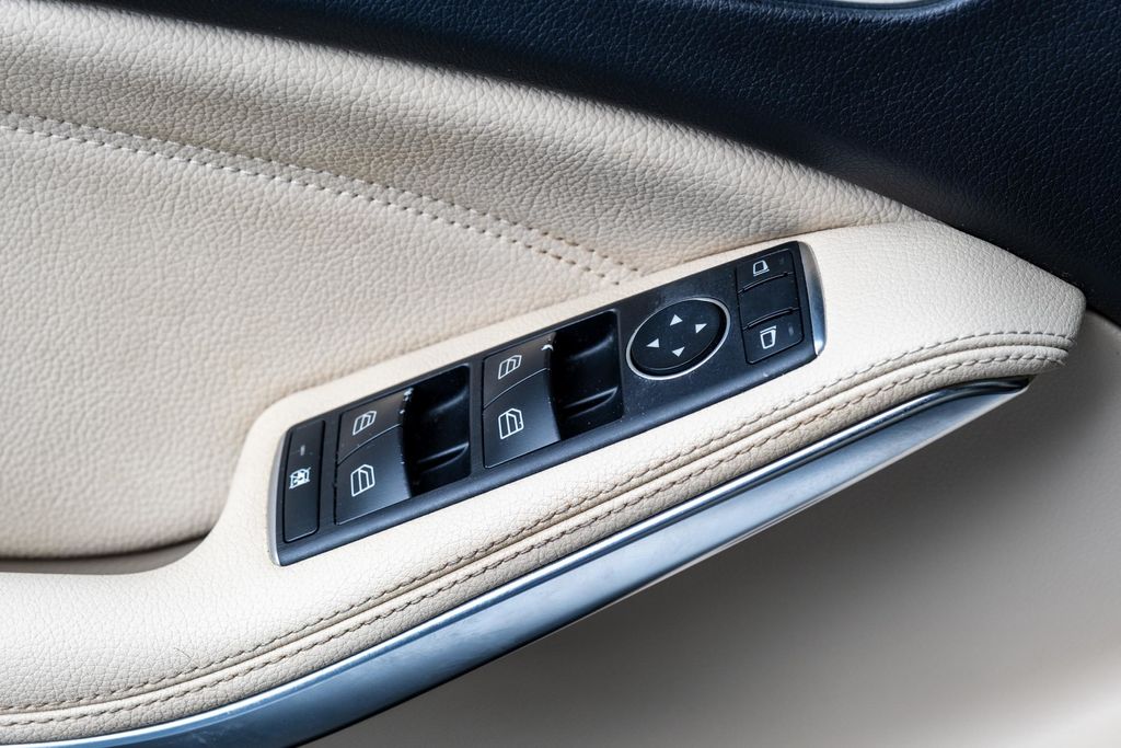 2019 Mercedes-Benz GLA-Class GLA250 - Photo 18