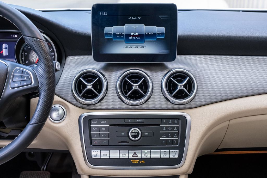 2019 Mercedes-Benz GLA-Class GLA250 - Photo 25