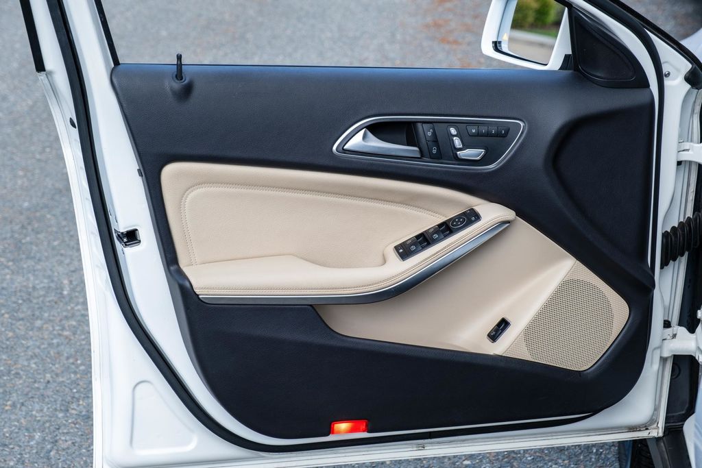 2019 Mercedes-Benz GLA-Class GLA250 - Photo 19