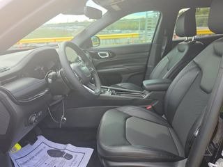 Used 2025 Jeep Compass Latitude SUV