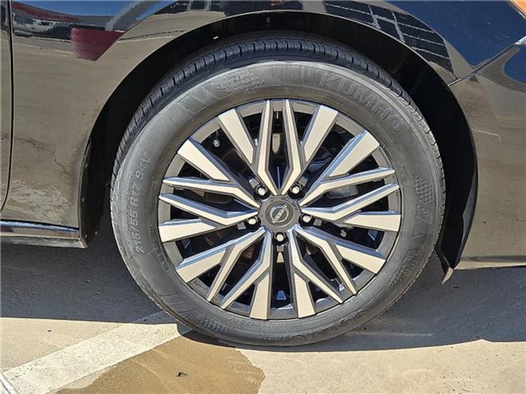 Used 2025 Nissan Altima SV