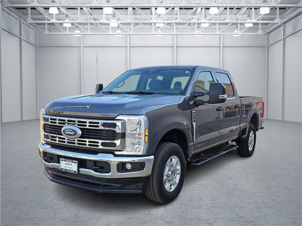 Used 2025 Ford F-250 XLT 4x4 Crew Cab 6.75 ft. box 160 in. WB SRW Sedan
