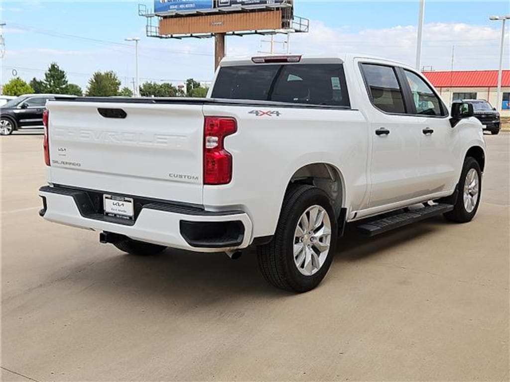 Used 2026 Chevrolet Silverado 1500 Custom 4x4 Crew Cab 5.75 ft. box 147.4 in. WB