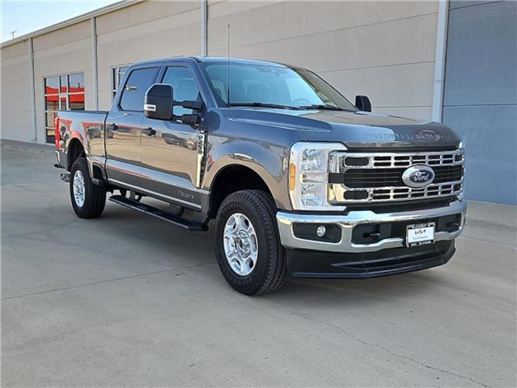 Used 2025 Ford F-250 XLT 4x4 Crew Cab 6.75 ft. box 160 in. WB SRW Sedan