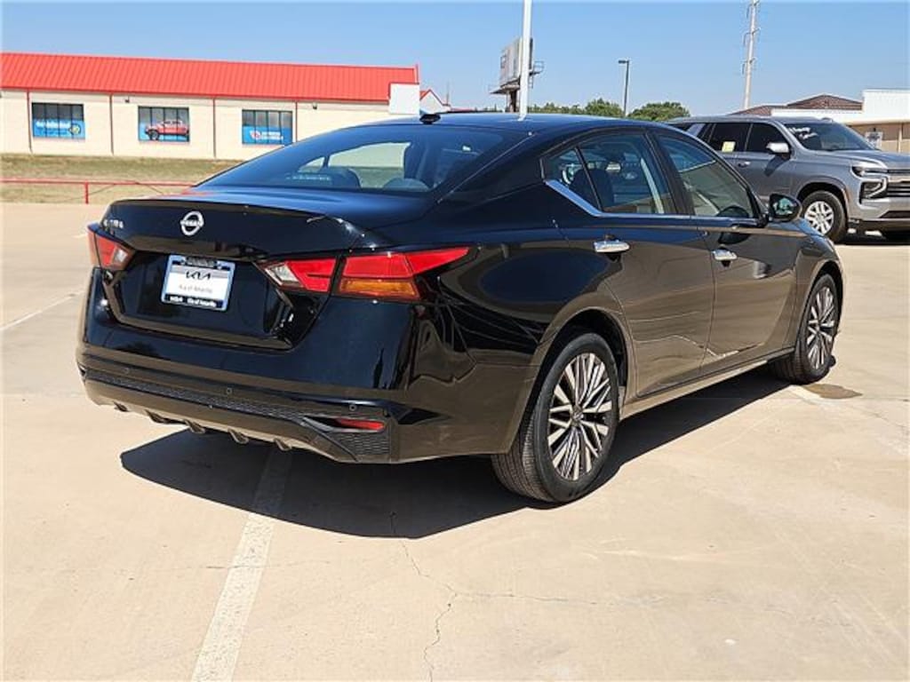 Used 2025 Nissan Altima SV