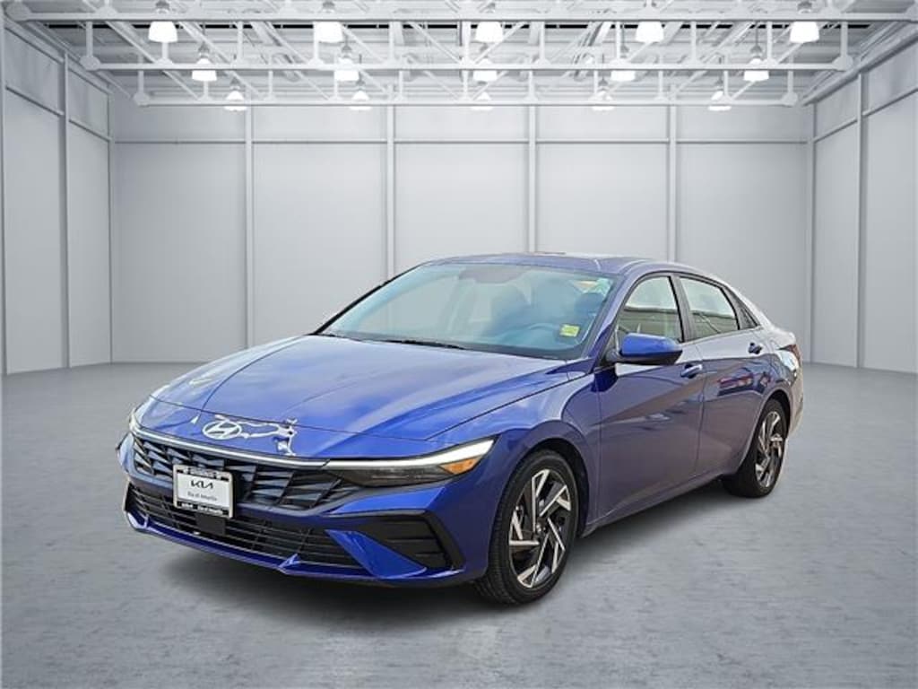 Used 2025 Hyundai Elantra SEL Convenience (IVT) Sedan