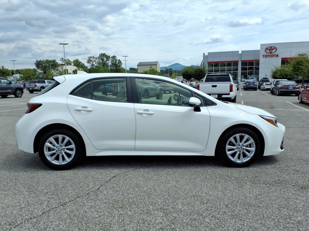 Certified 2025 Toyota Corolla Hatchback SE Hatchback