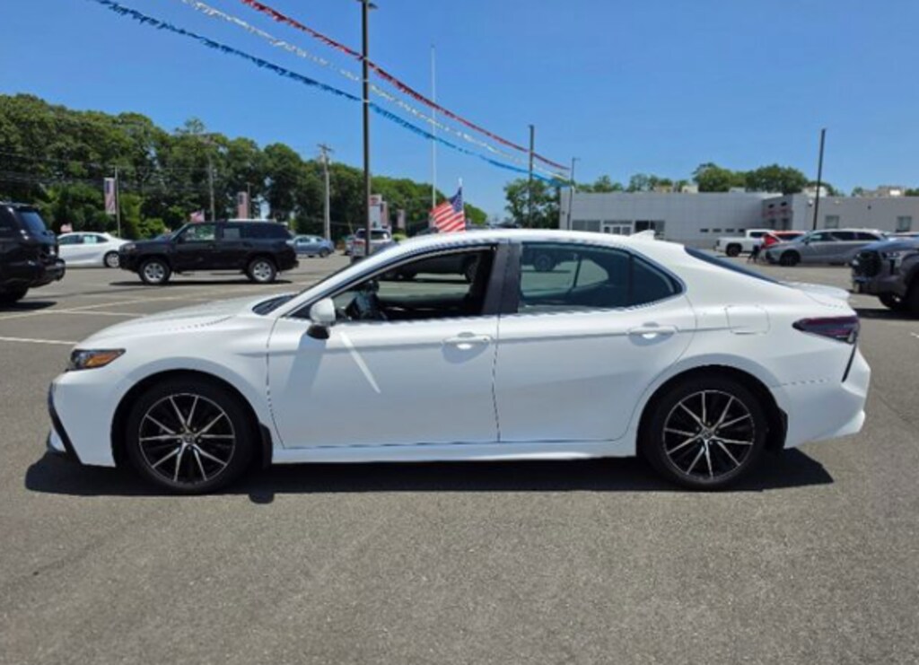 Used 2024 Toyota Camry SE Sedan