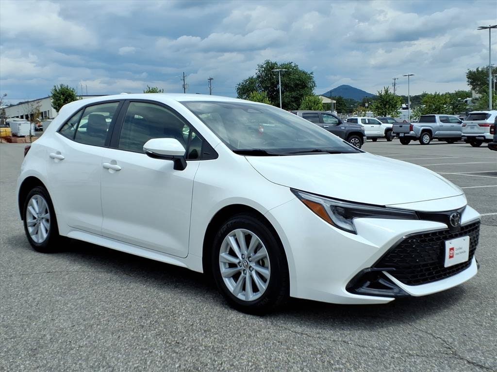 Certified 2025 Toyota Corolla Hatchback SE Hatchback