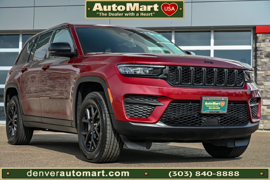 Used 2025 Jeep Grand Cherokee Laredo SUV