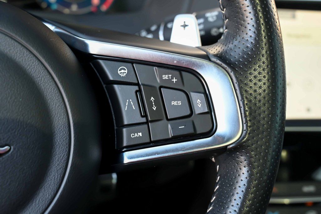 2020 Jaguar F-Pace SVR - Photo 25