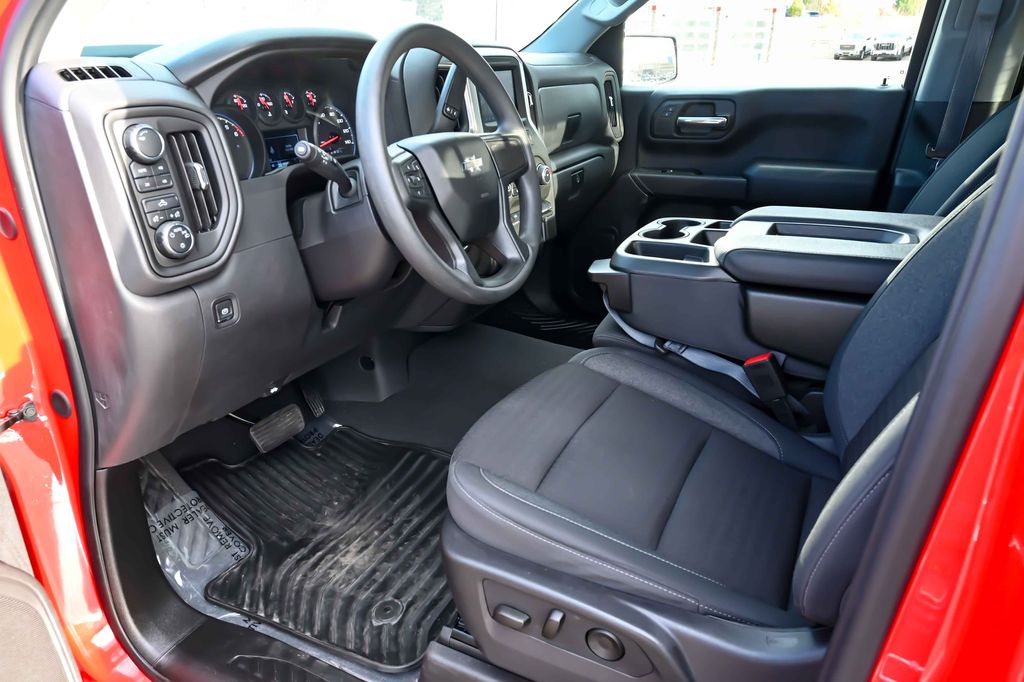 2024 Chevrolet Silverado 1500 Custom - Photo 13