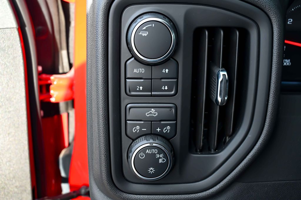 2024 Chevrolet Silverado 1500 Custom - Photo 20