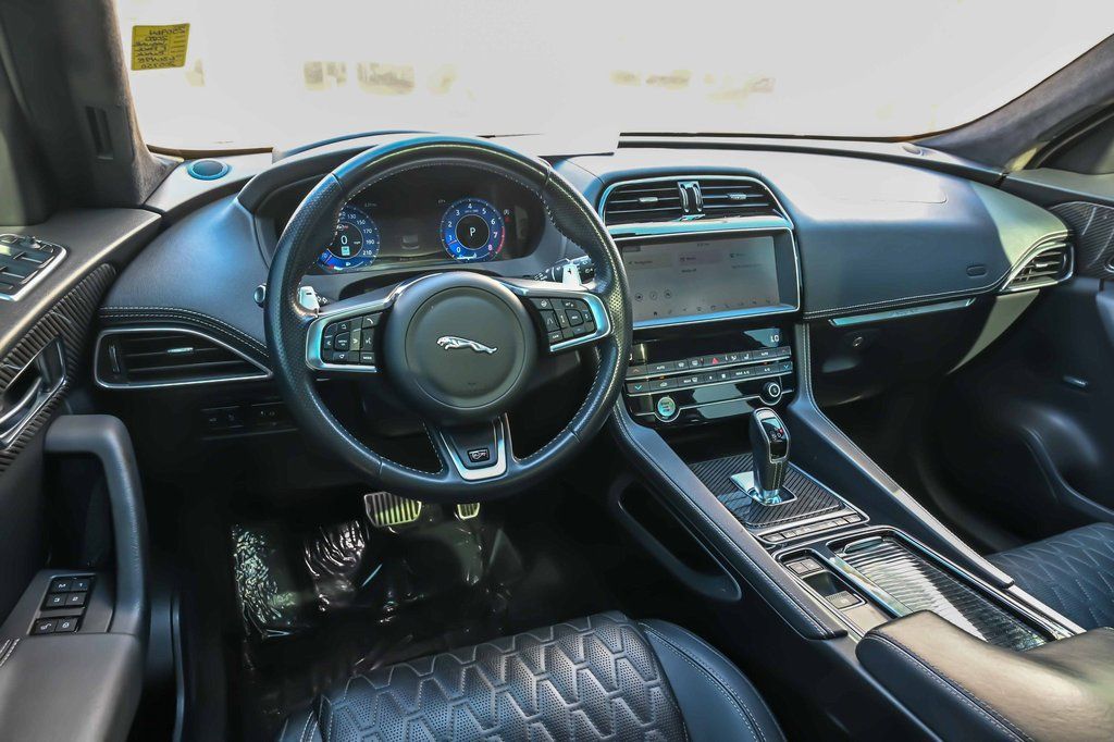 2020 Jaguar F-Pace SVR - Photo 19