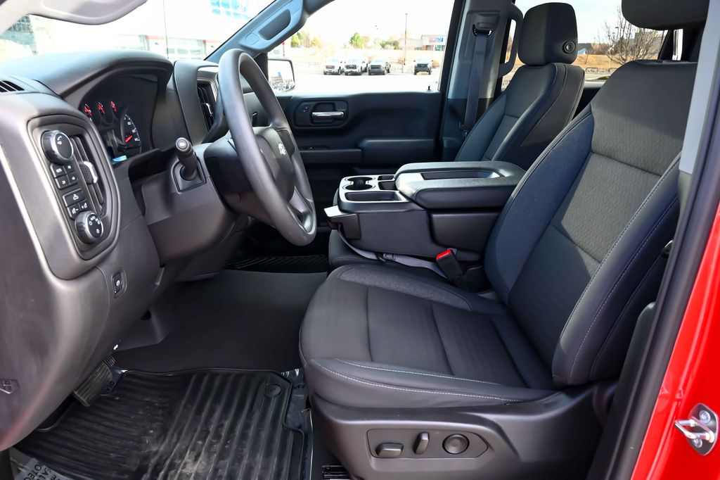 2024 Chevrolet Silverado 1500 Custom - Photo 14