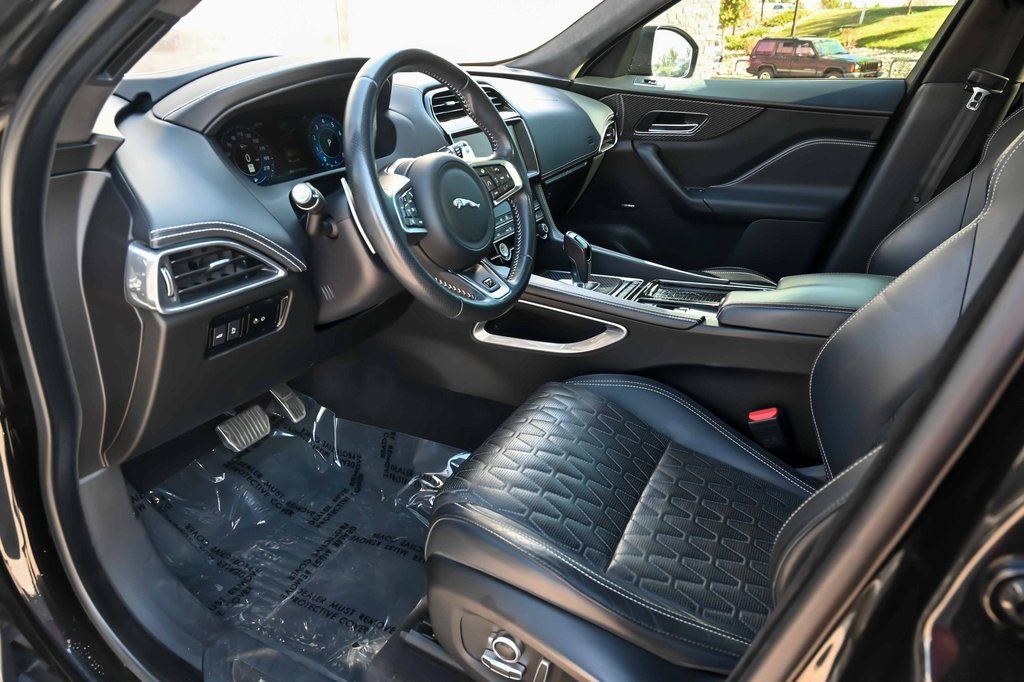 2020 Jaguar F-Pace SVR - Photo 12