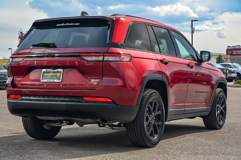 Used 2025 Jeep Grand Cherokee Laredo SUV