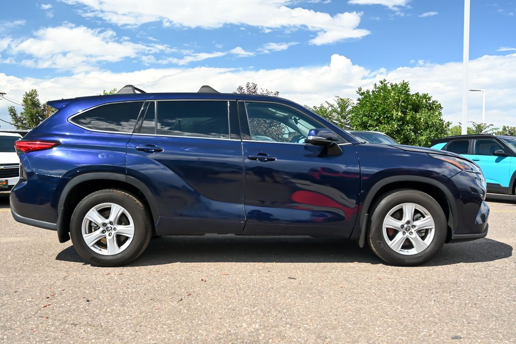 Used 2022 Toyota Highlander LE SUV