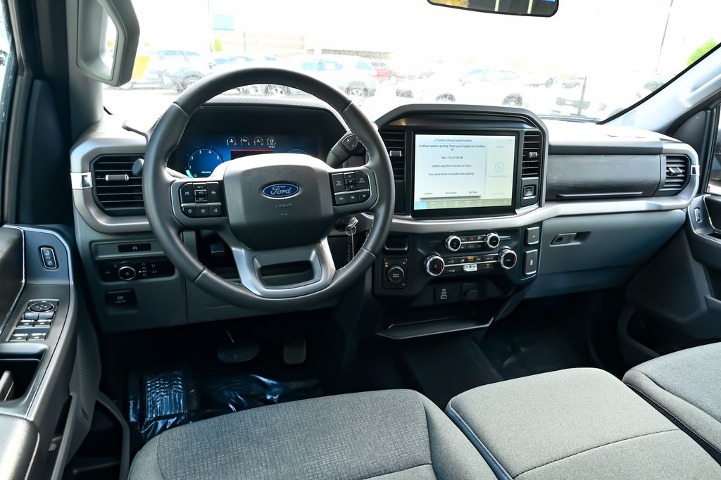 2025 Ford F-150 XLT - Photo 19