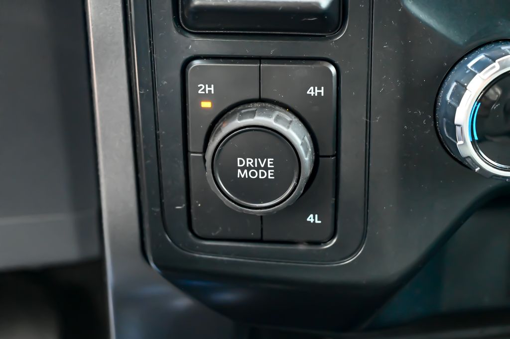 2025 Ford F-150 XLT - Photo 26