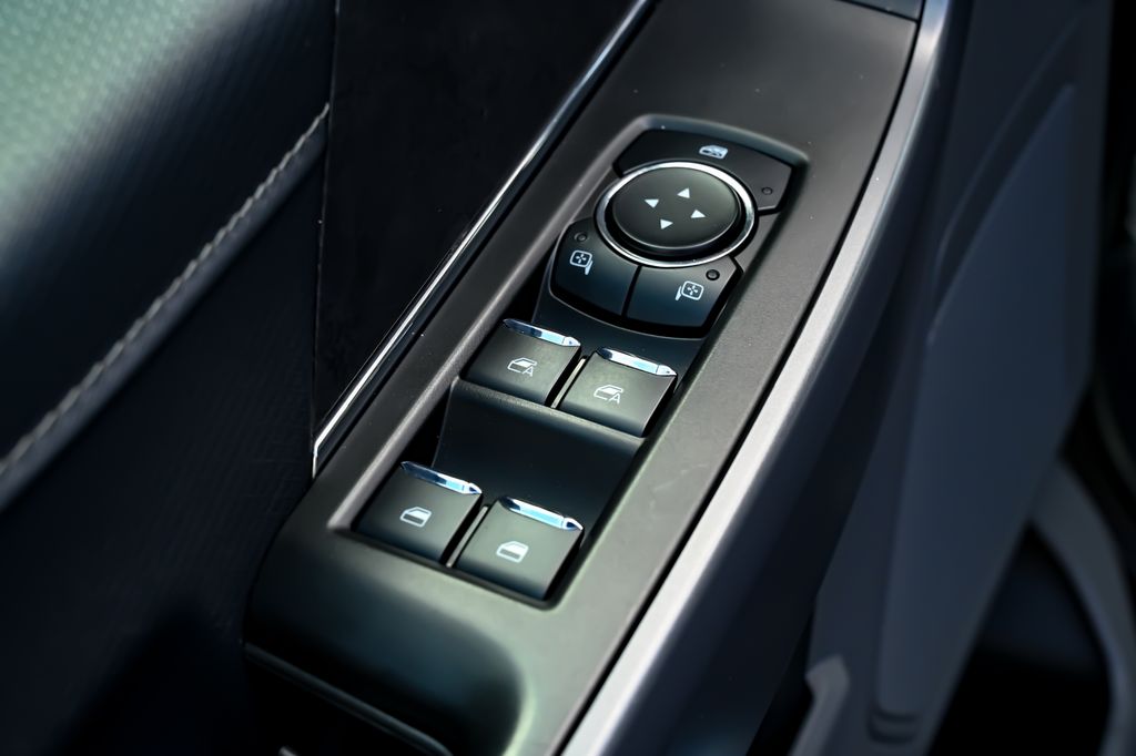 2025 Ford F-150 XLT - Photo 13