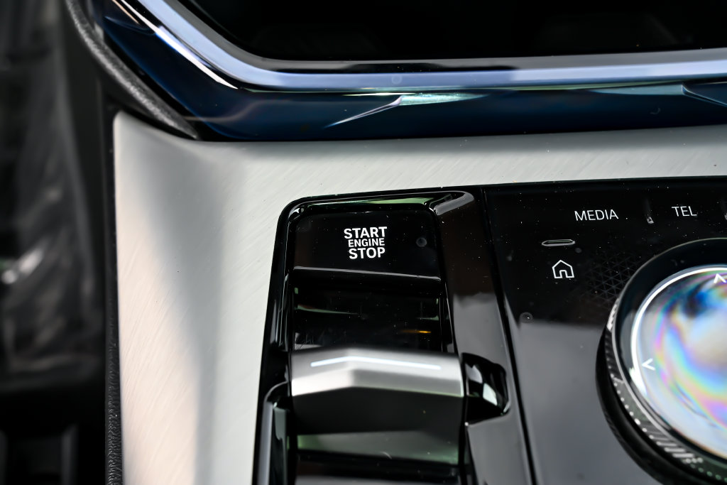 2025 BMW X3 30 - Photo 28