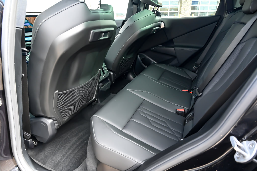 2025 BMW X3 30 - Photo 15